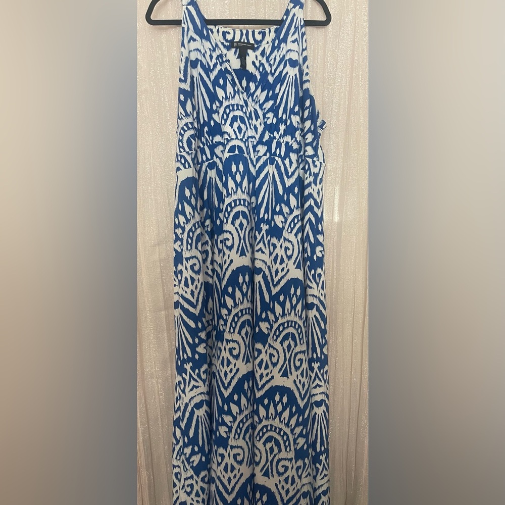 INC International Concepts Blue and White Sleeveless Printed Maxi Dress
